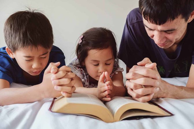 “Lạy Chúa Thánh Thần, xin ngự đến”: Cùng trẻ em cầu nguyện cho Mật nghị Hồng y (CB)