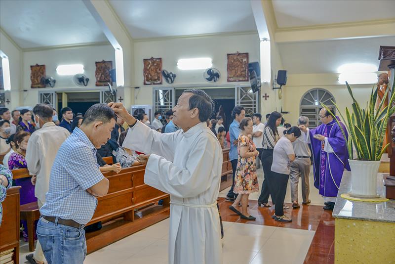 Giáo xứ Phú Xuân: Thánh Lễ Thứ Tư Lễ Tro, Khai Mạc Mùa Chay Thánh (GH)