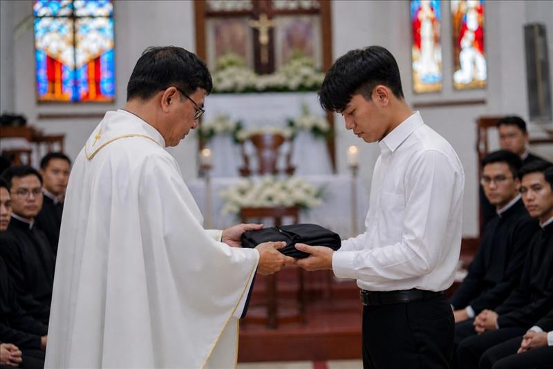 Vài lời gửi con nhân ngày lãnh nhận tu phục