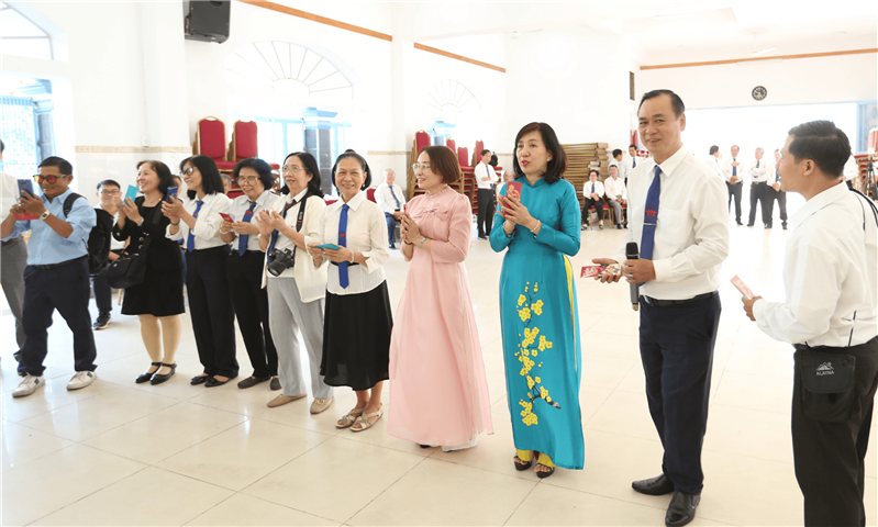 Hành trình 16 năm đi học Truyền thông (GH)