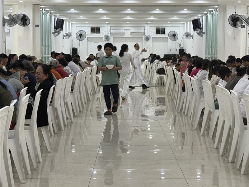 Giáo xứ Thánh Phaolô: Mừng lễ Mình và Máu Thánh Chúa Kitô