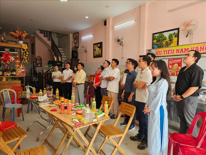 Cảm Nhận Sâu Sắc Về Tình Yêu Thương Và Phục Vụ Trong Dịp Chúc Tết Của Ca Đoàn Nhà Thờ (GH)