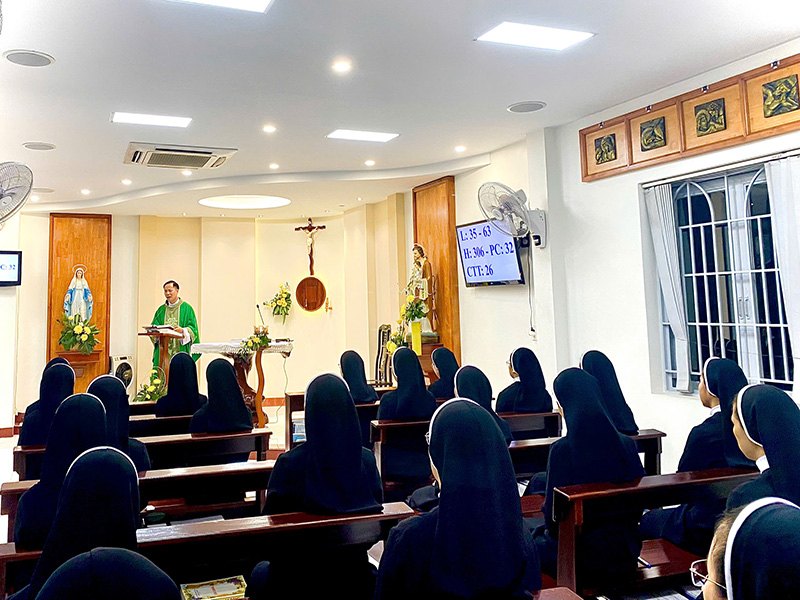 Học viện Teresa D’ Avila Đà Lạt mừng lễ Thánh Phanxicô Assisi (GH)
