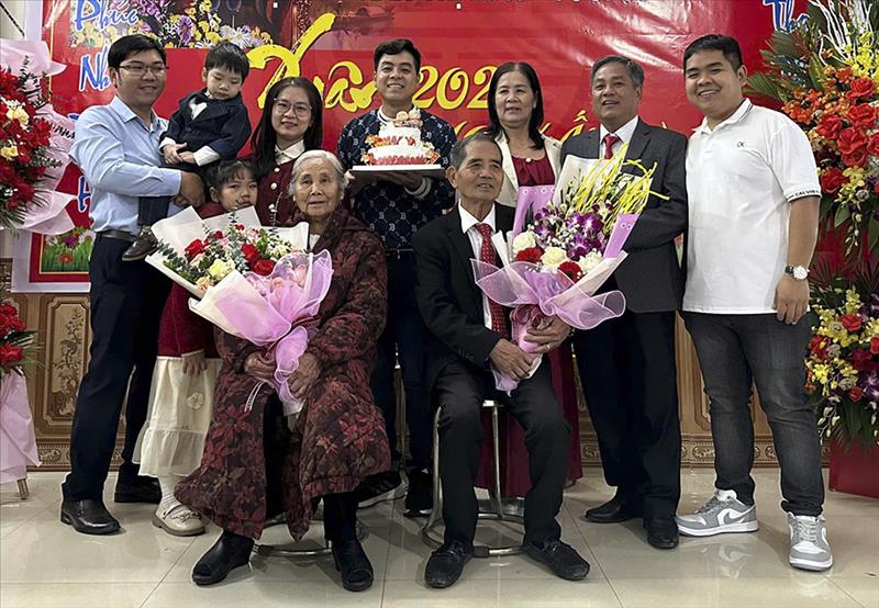 Có Chúa Trong Đời: Hồng Ân Tình Yêu (CB)