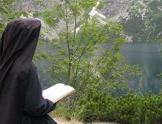 Phóng sự “người nữ tu trên ngàn” (CB)
