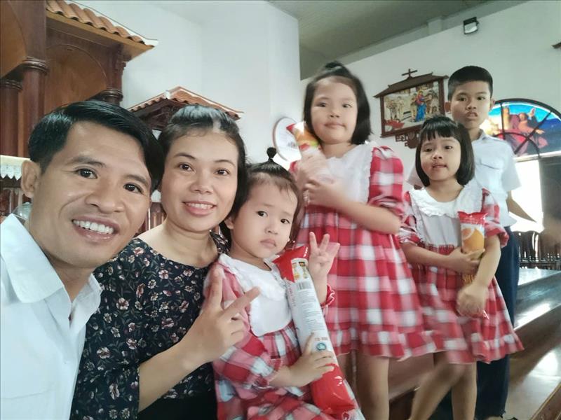 Mạng Xã Hội và Khoảng Cách Thế Hệ: Khi Cha Mẹ "Mất Kiểm Soát" Con Cái(GH)