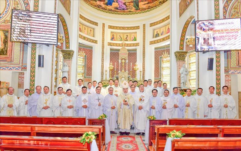 Thánh lễ Tạ Ơn Trùng Tu Nhà Thờ Cổ  Gx: Hạnh Thông Tây (GH)