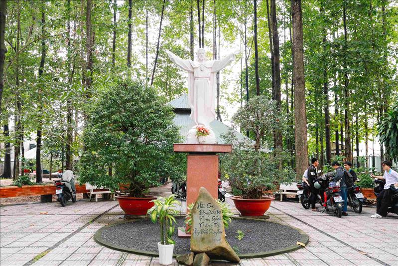 Trung thu bên Giêsu - Ánh sáng của tình thương