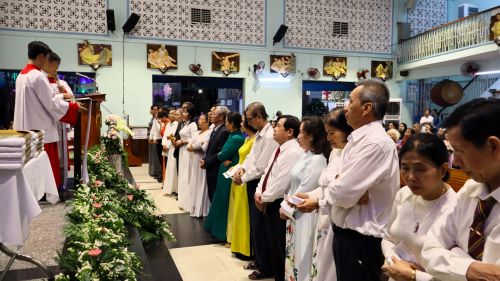 Thánh lễ kính Thánh Gia thất tại Giáo xứ Hiển Linh (GH)